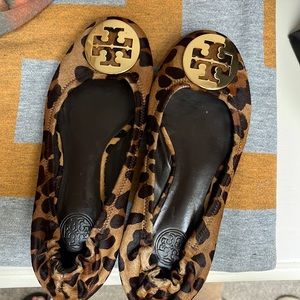Very good condition leopard Tory Burch flats